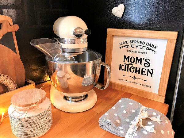 Mom's Kitchen un des cadres faits main de COSYHOME à personnaliser : un beau cadeau pour Maman