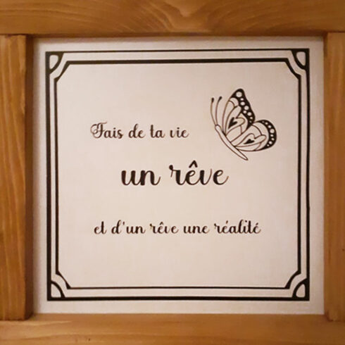 Les cadres faits main et personnalisés de COSYHOME pour un baptême, un mariage, un anniversaire